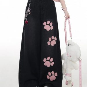 Quần Jean Ống Rộng In Hình – Cá Tính & Năng Động